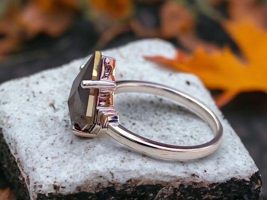 Kite Diamond Engagement Ring in Modern Minimal Gold