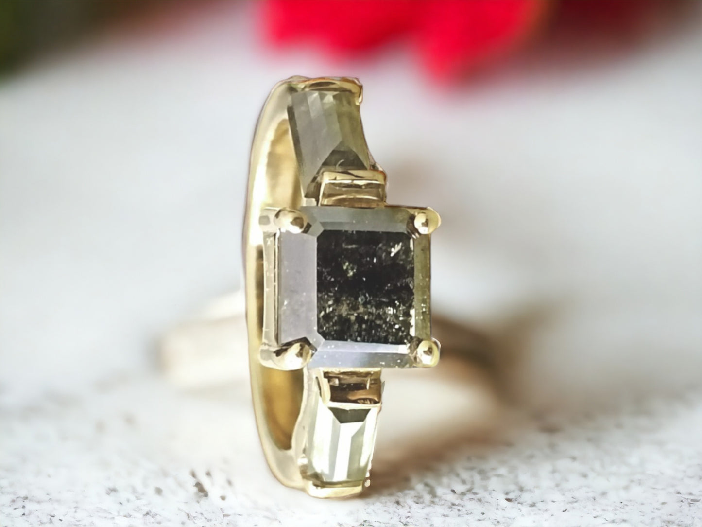 Princess Cut Diamond Ring – Classic Square Engagement Ring in Solid Gold