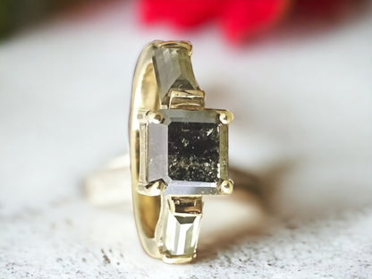 Princess Cut Diamond Ring – Classic Square Engagement Ring in Solid Gold