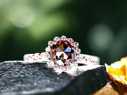 Jubili Round Diamond Ring – Classic Brilliant Cut Engagement Ring in Fine Gold