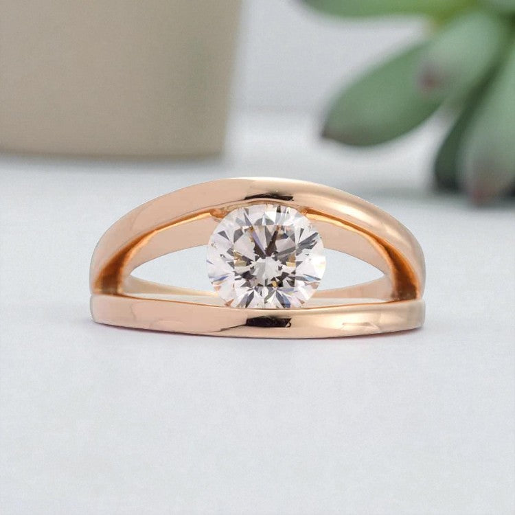 Eternal Radiance: Exquisite Diamond Engagement Ring Symbolising Timeless Love and Commitment”