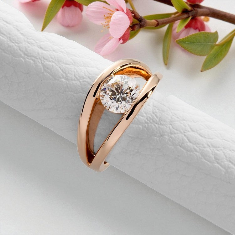 Eternal Radiance: Exquisite Diamond Engagement Ring Symbolising Timeless Love and Commitment”