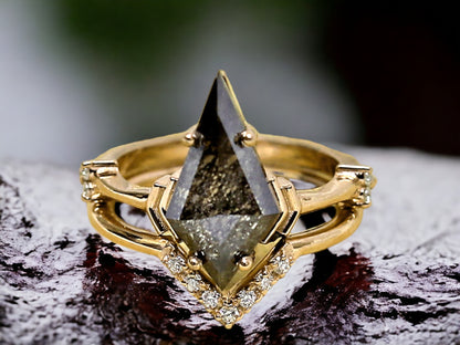 Elongated Kite Diamond Engagement Ring in Minimal Gold