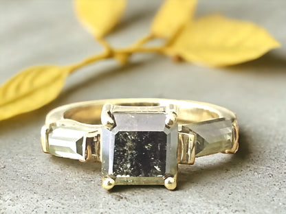 Princess Cut Diamond Ring – Classic Square Engagement Ring in Solid Gold