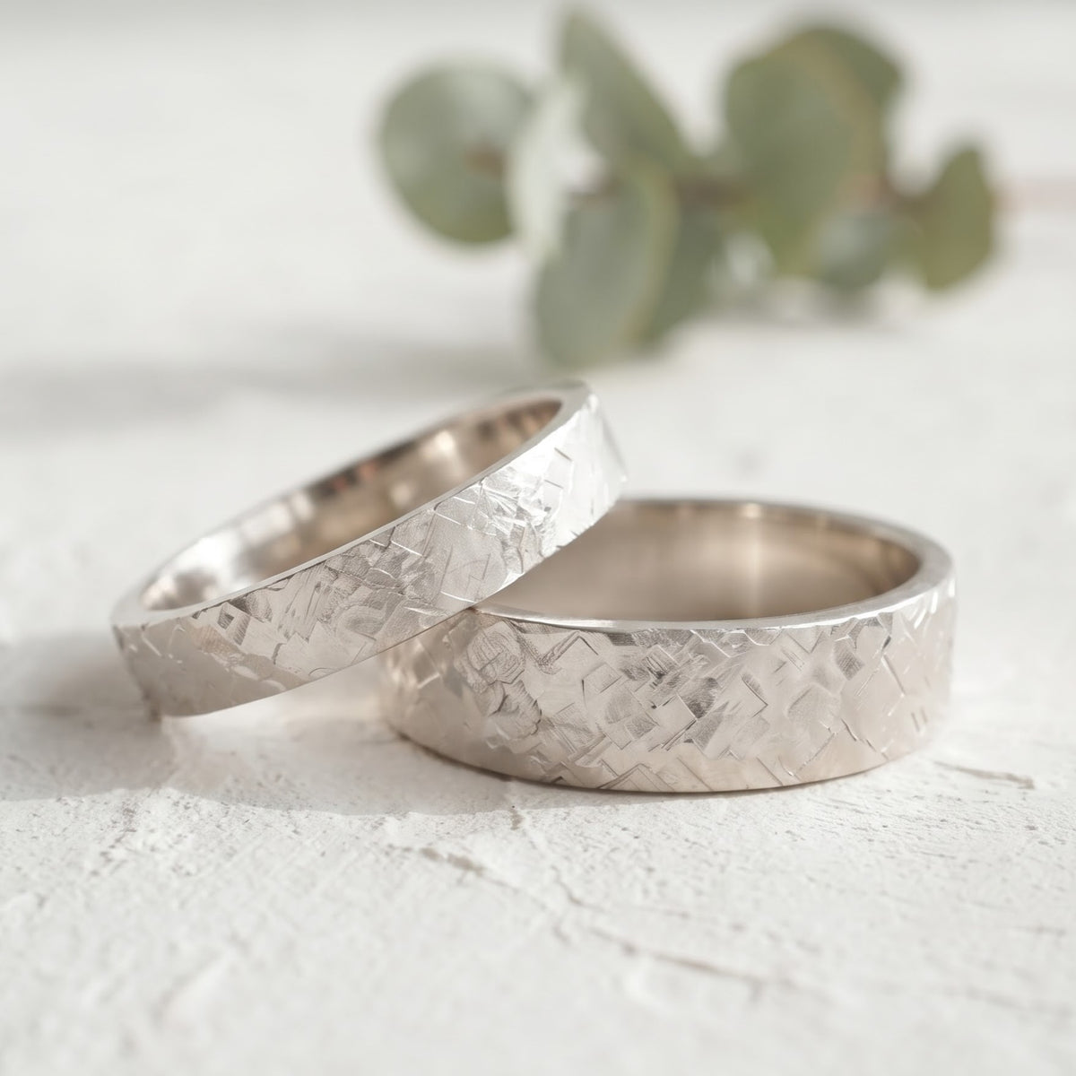 Rustic Hammered Wedding Ring Set