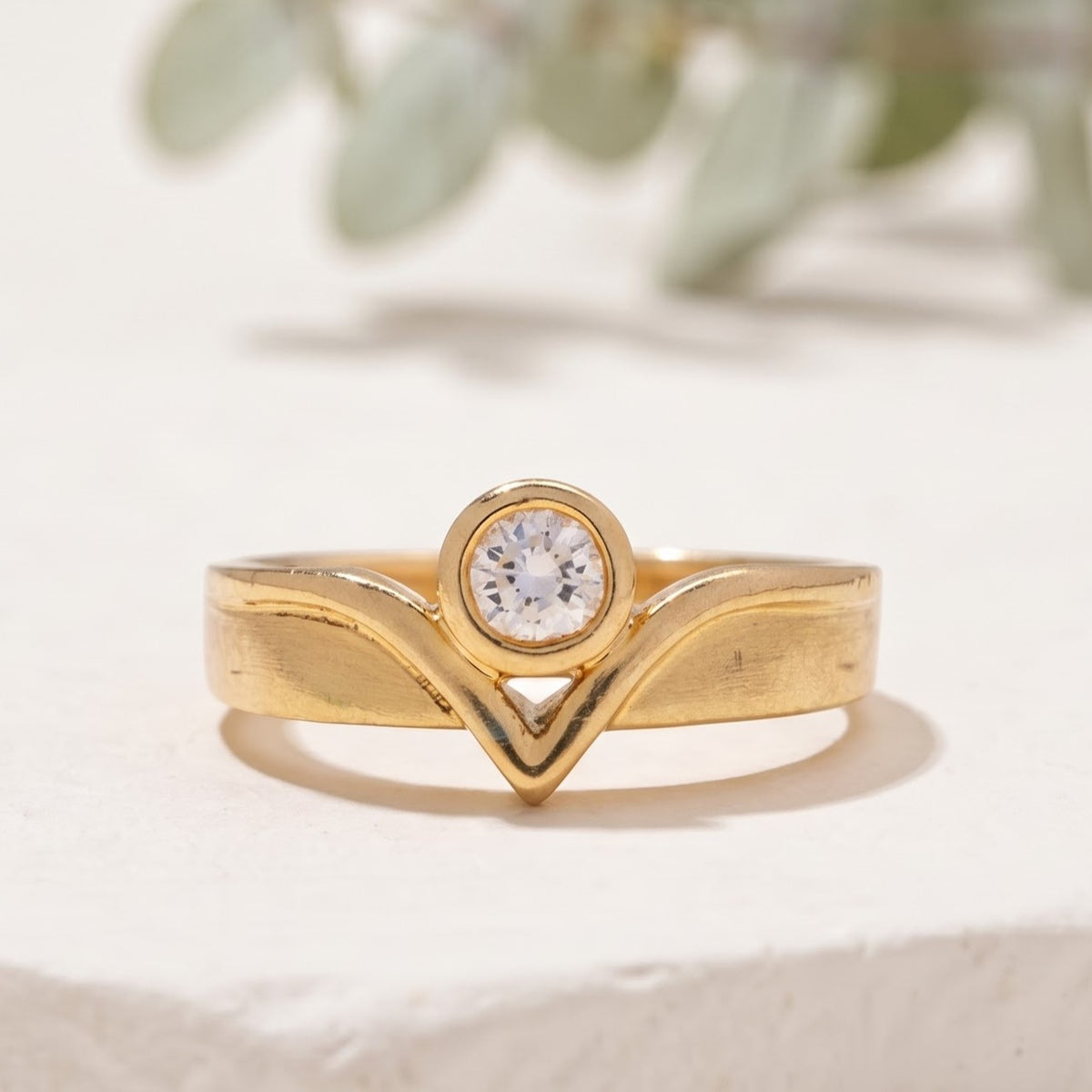 Round Diamond Chevron Design Ring