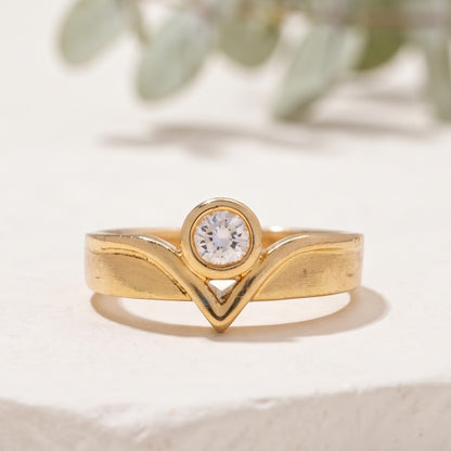 Round Diamond Chevron Design Ring