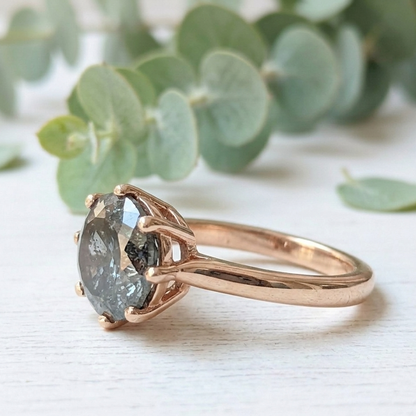Portuguese Diamond Ring with Intricate Gold Filigree Design