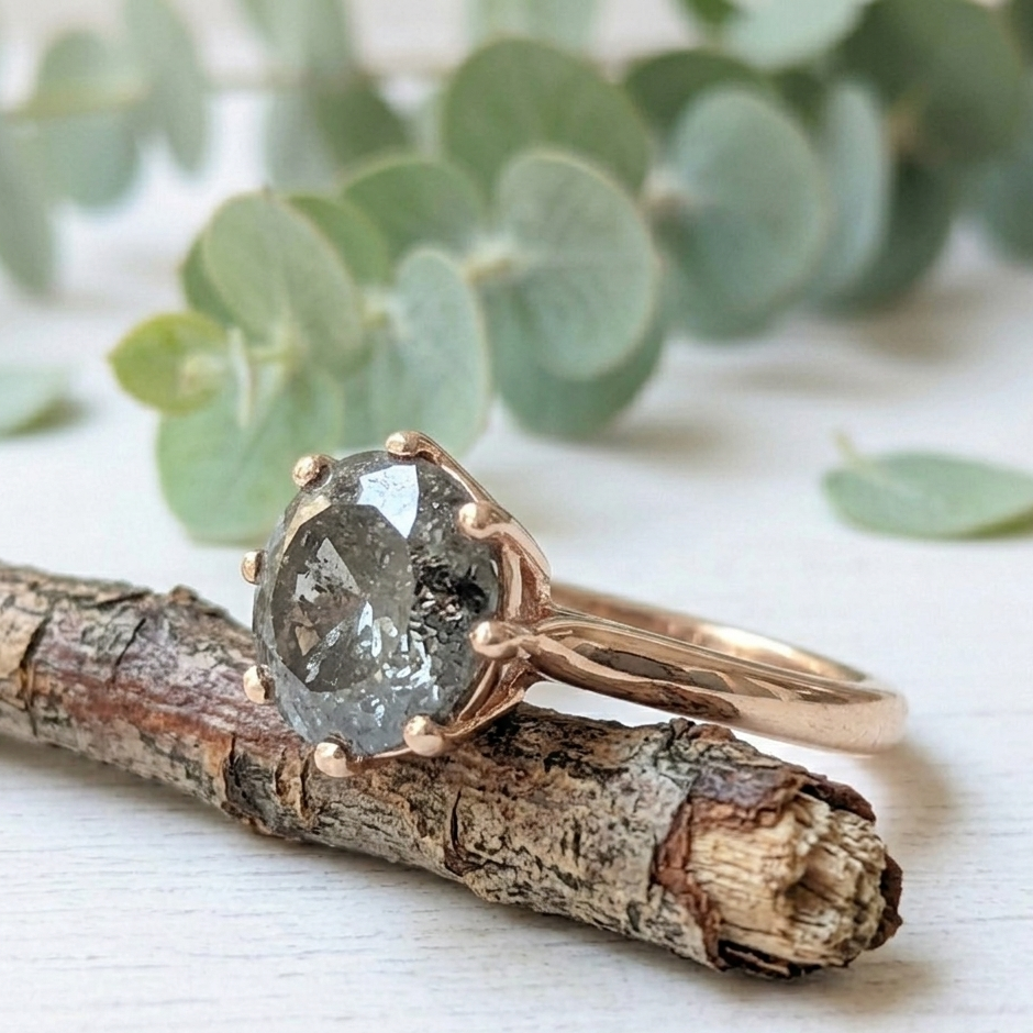 Portuguese Diamond Ring with Intricate Gold Filigree Design