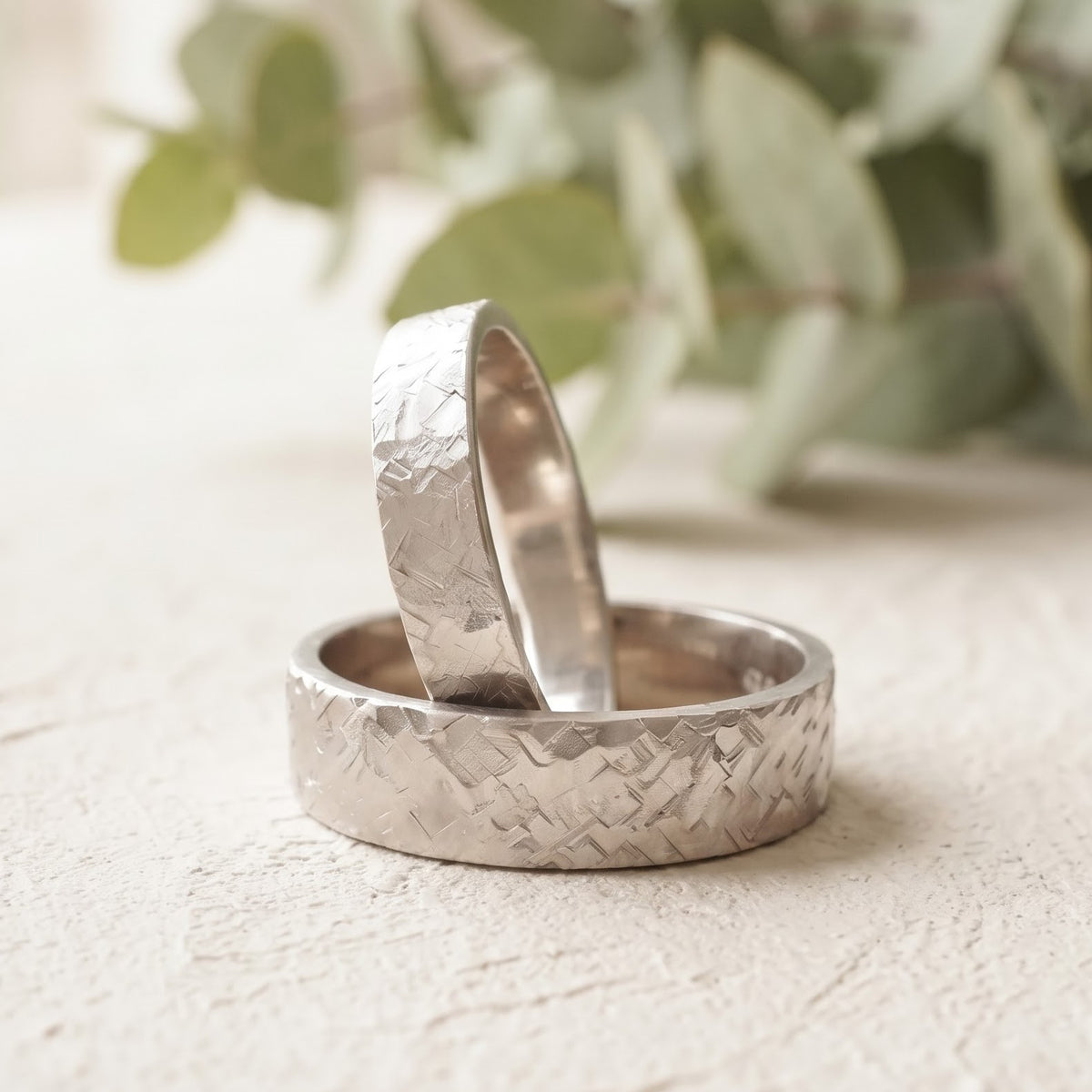 Rustic Hammered Wedding Ring Set