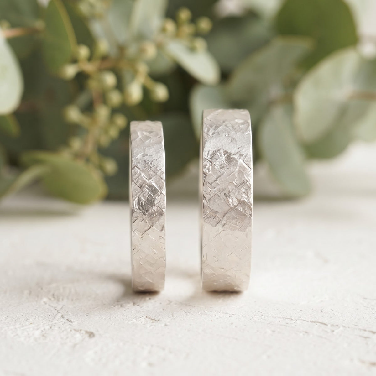 Rustic Hammered Wedding Ring Set