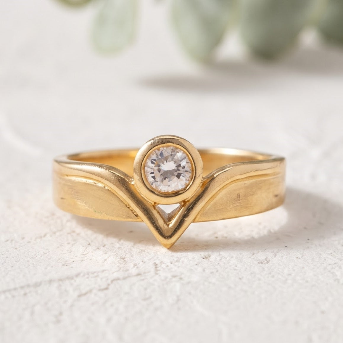 Round Diamond Chevron Design Ring