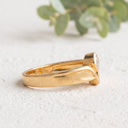 Round Diamond Chevron Design Ring